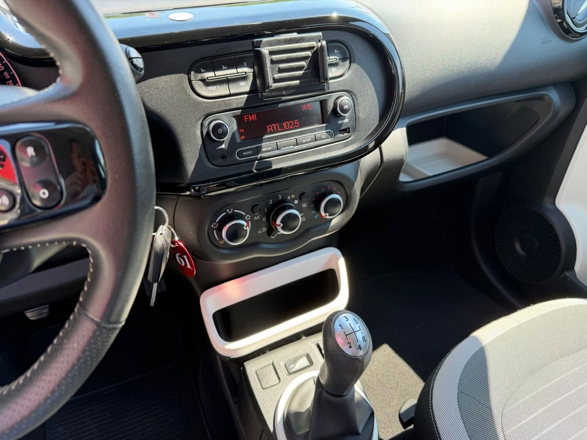 Renault Twingo 1.0 SCe Wave (10)