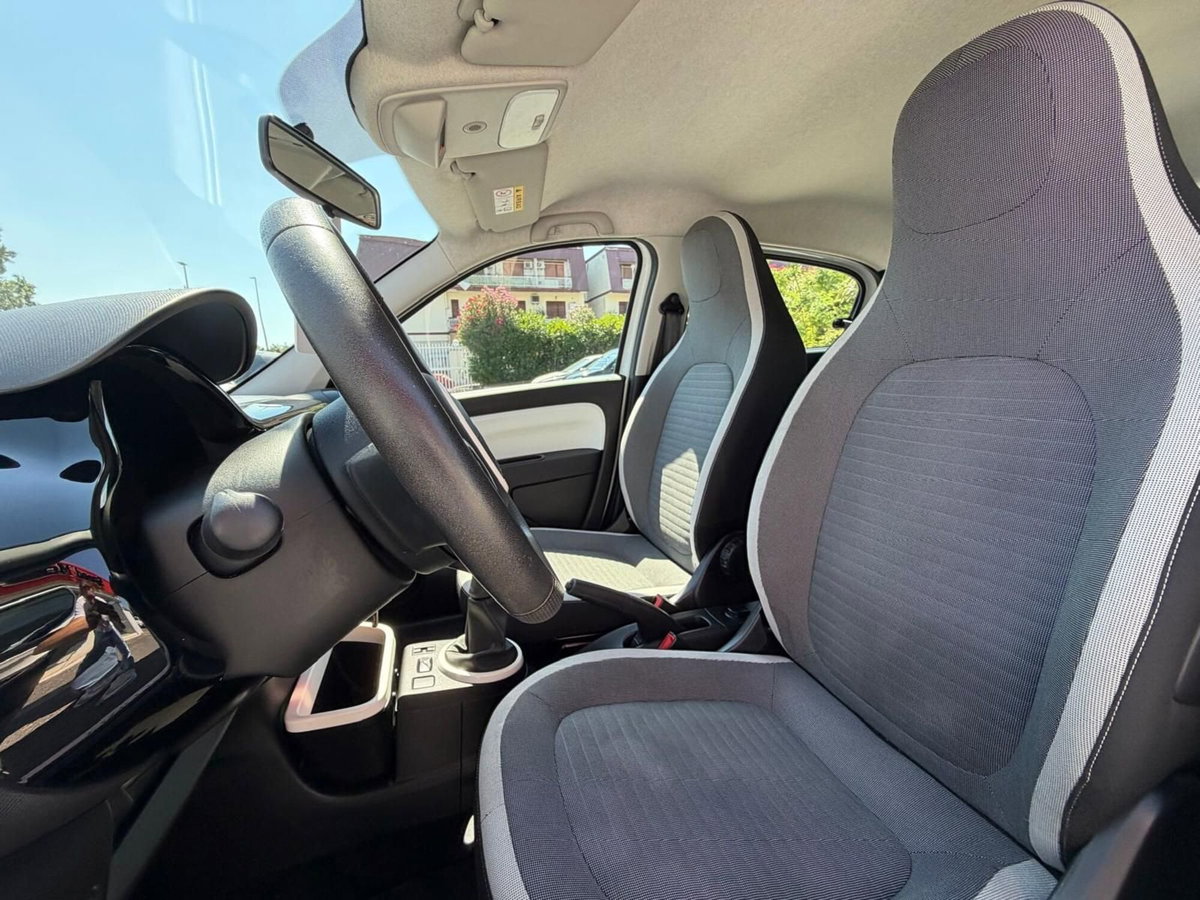 Renault Twingo 1.0 SCe Wave (11)