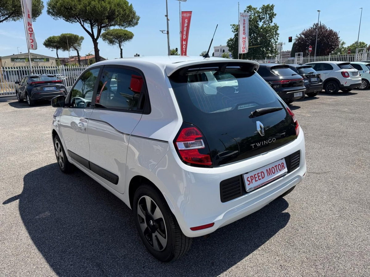Renault Twingo 1.0 SCe Wave (6)