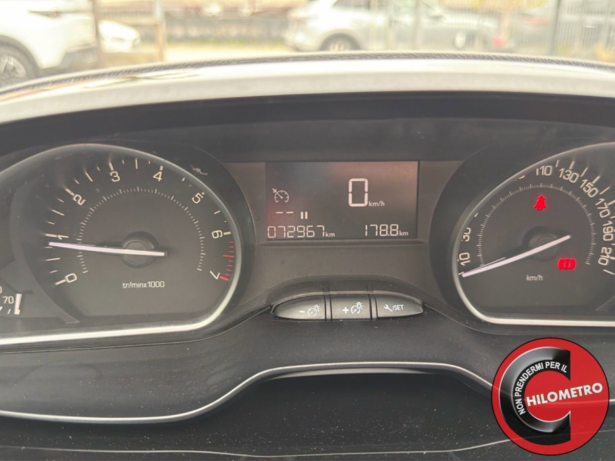 Peugeot 208 82 Stop&Start 5 porte Signature (14)