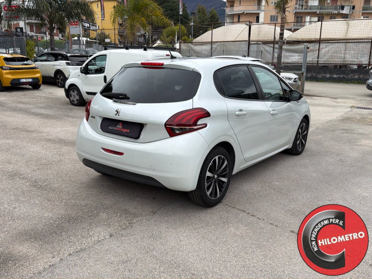 Peugeot 208 82 Stop&Start 5 porte Signature (5)