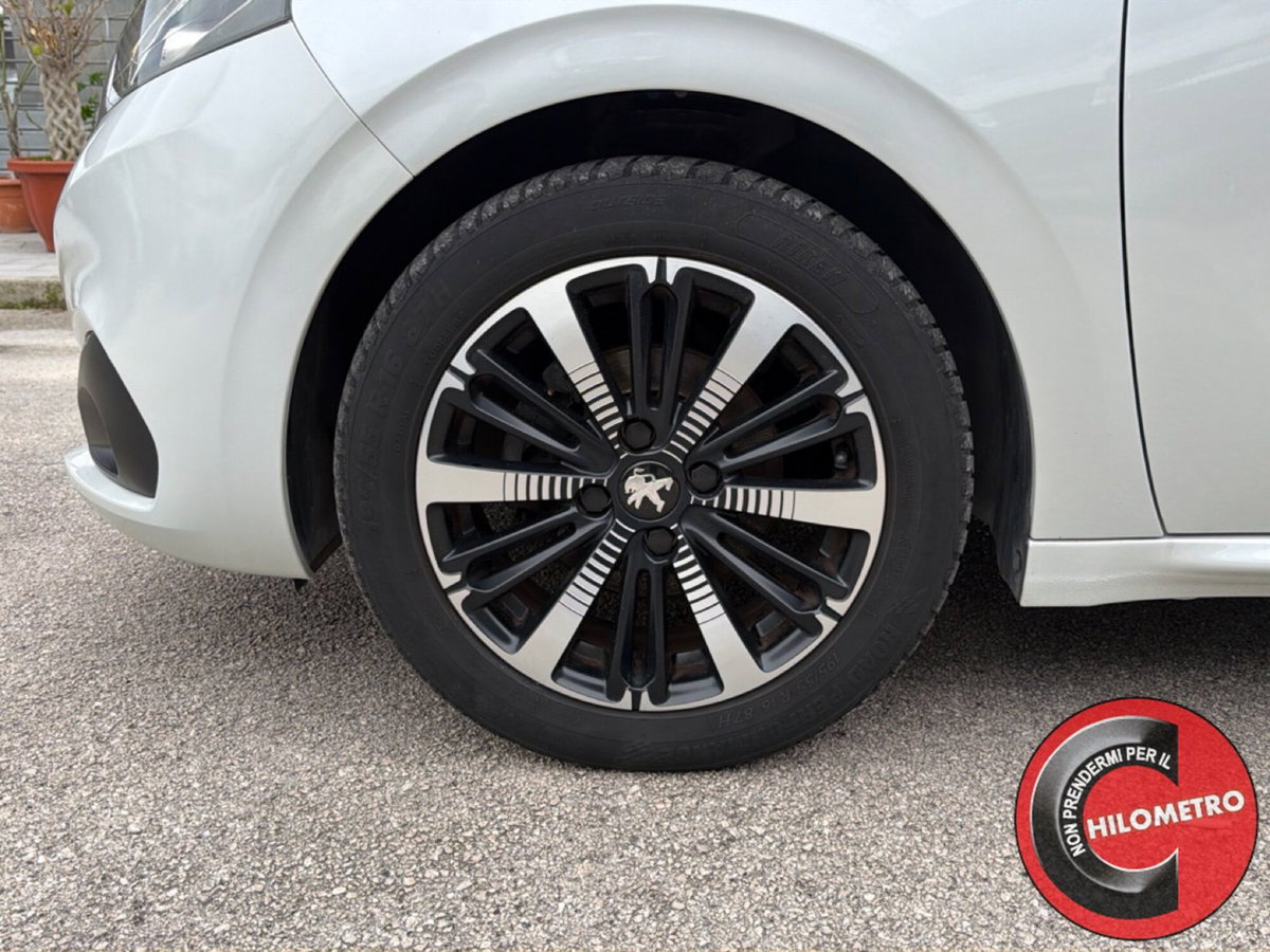 Peugeot 208 82 Stop&Start 5 porte Signature (9)