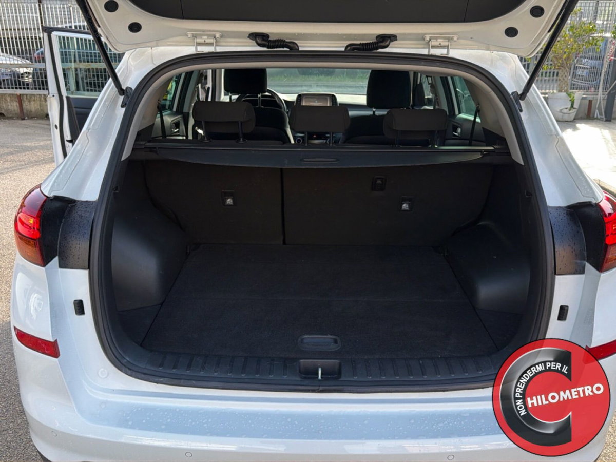 Hyundai Tucson 1.6 crdi Xtech 2wd (9)