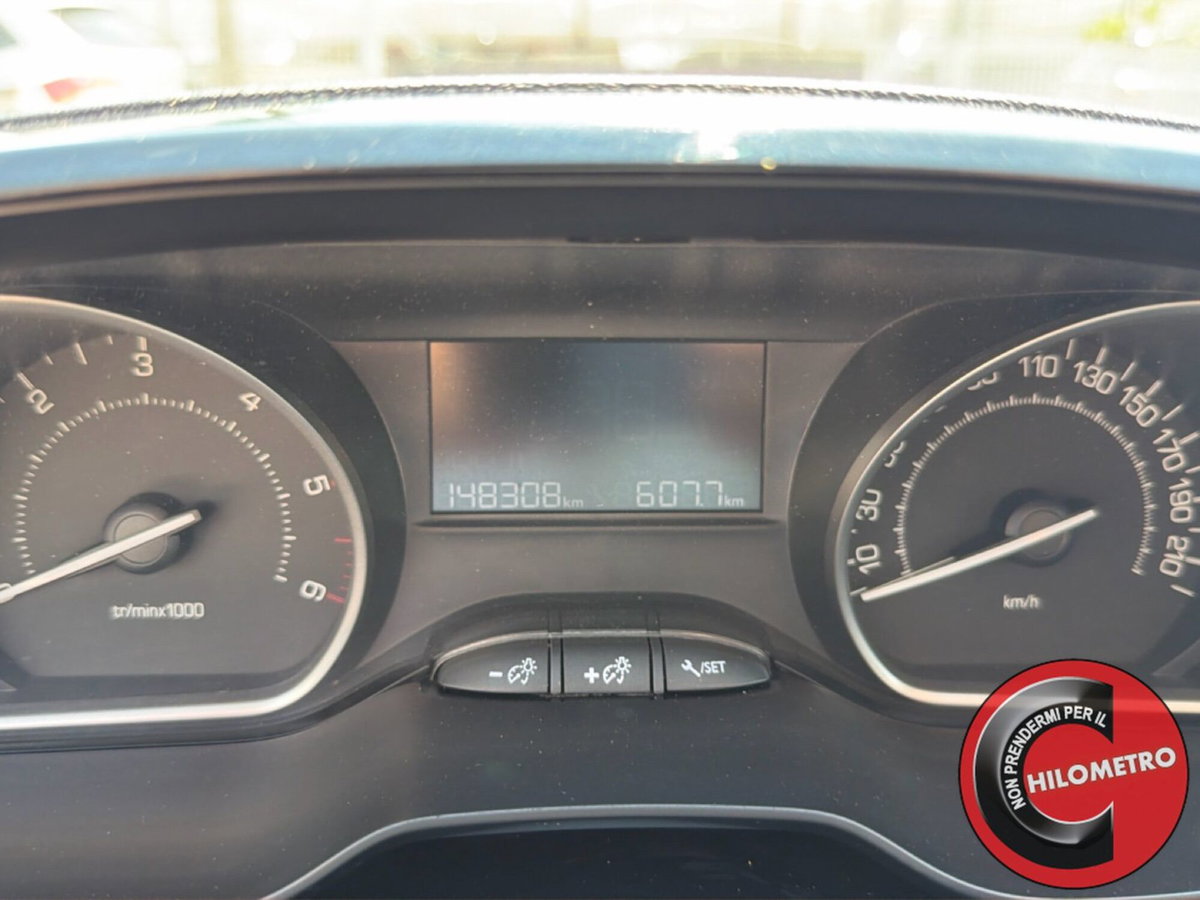 Peugeot 208 100 3 porte Allure (17)