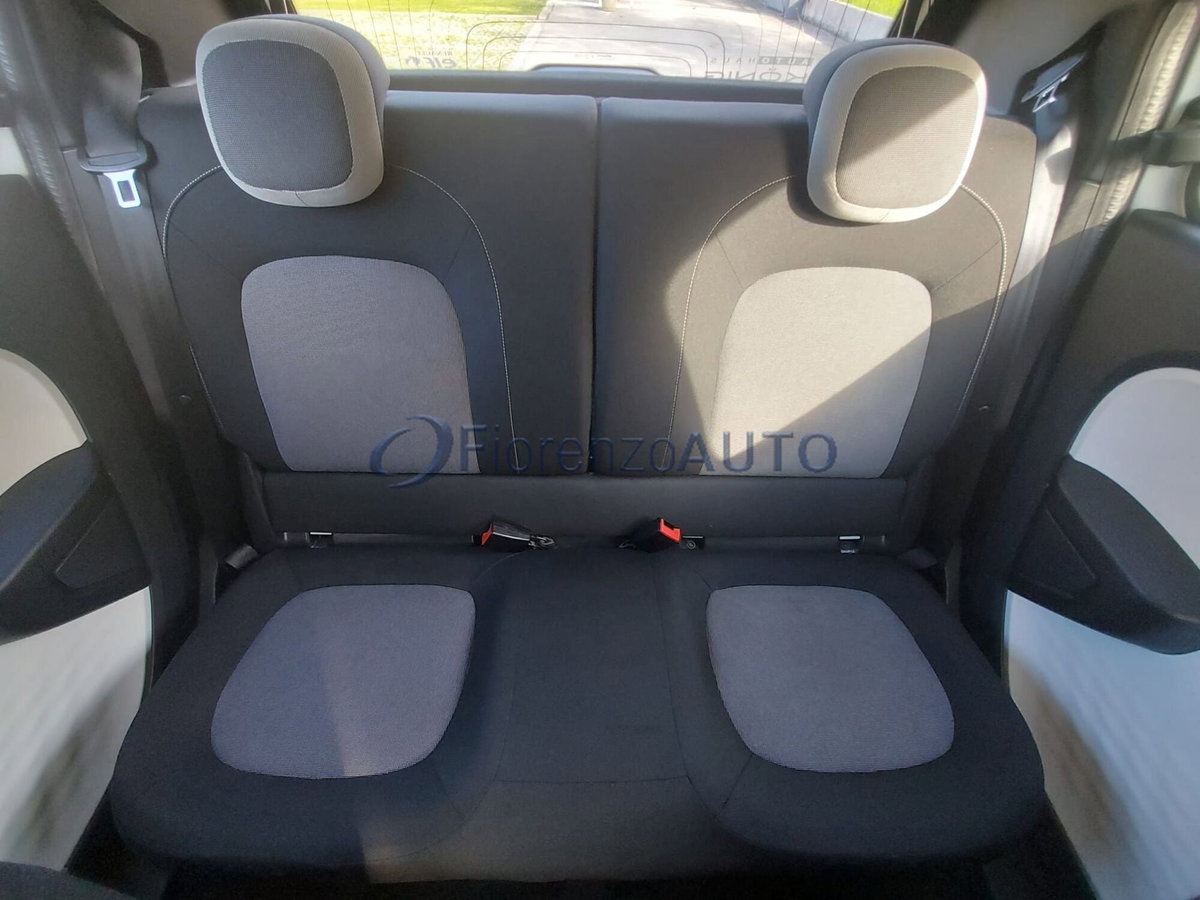 Renault Twingo 1.0 SCe Wave (12)