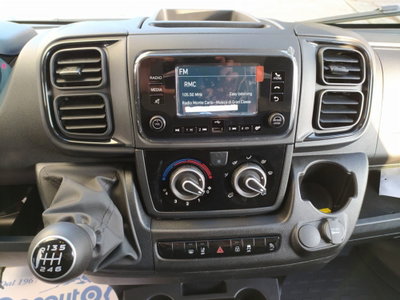Peugeot Boxer Furgone 35 L2H2 2.2 diesel 140cv S&S vetrato (12)