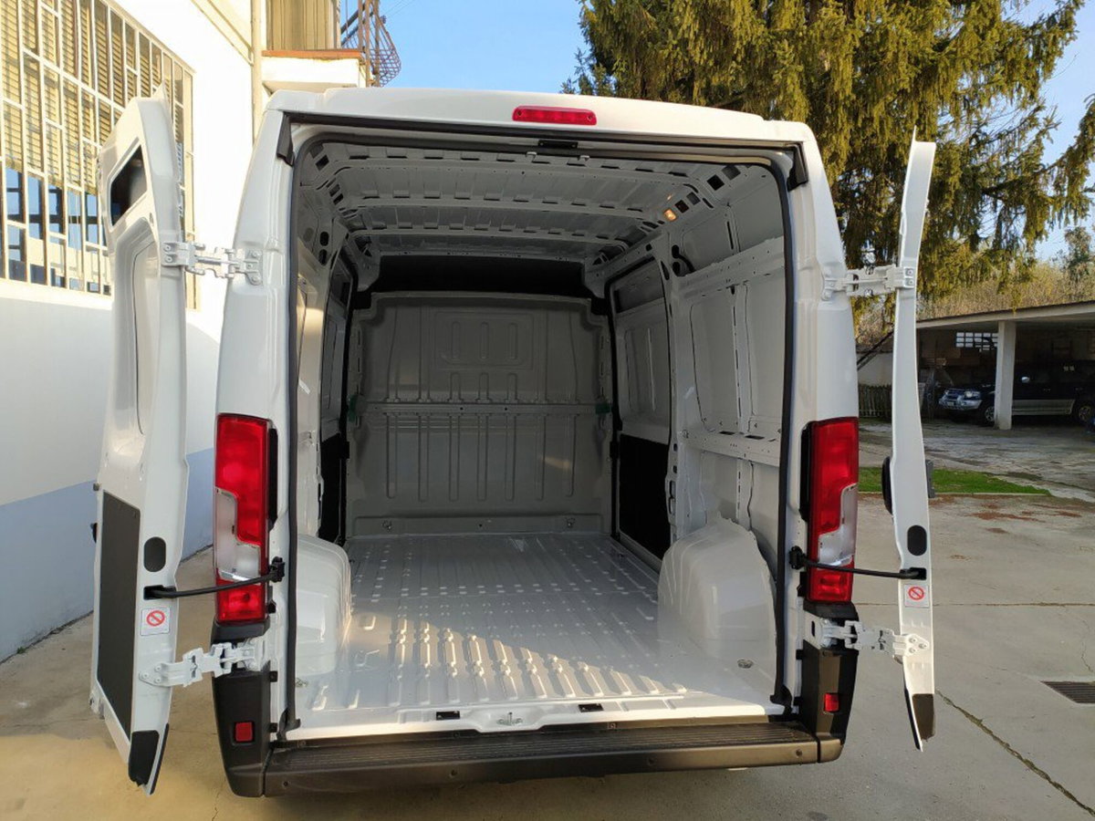Peugeot Boxer Furgone 35 L2H2 2.2 diesel 140cv S&S vetrato (6)