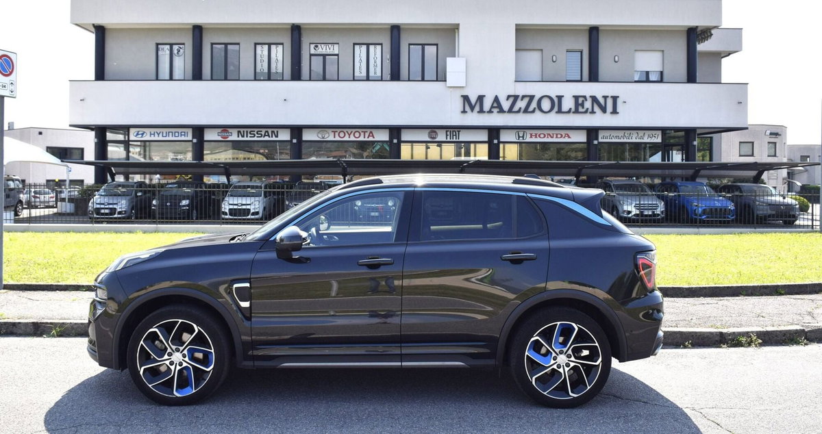 Lynk & Co 01 01 1.5 td phev
