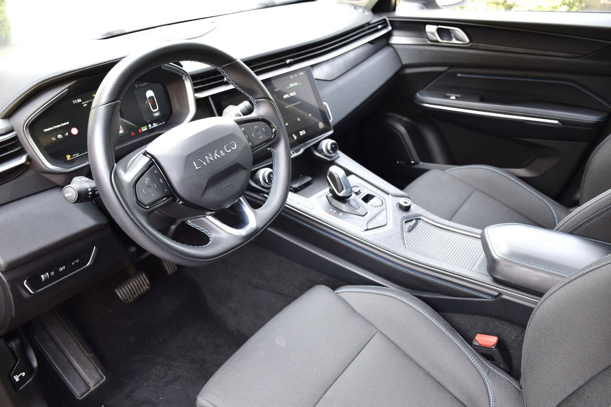 Lynk & Co 01 01 1.5 td phev (10)