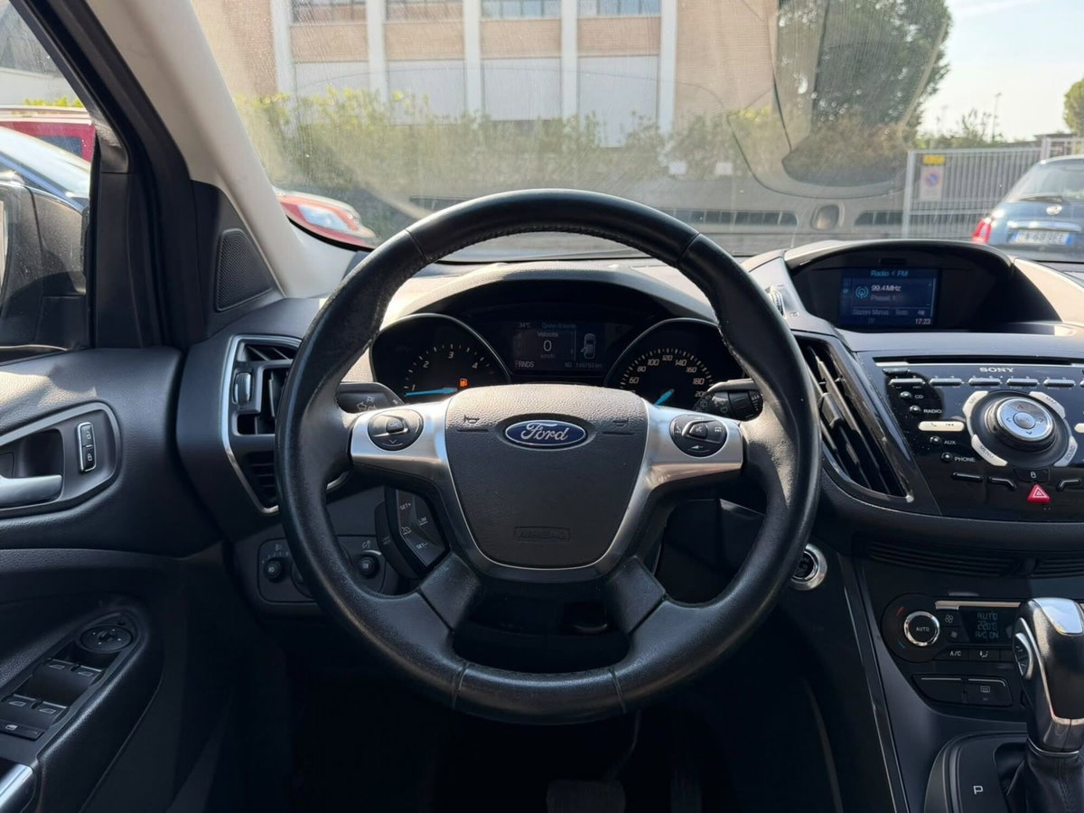 Ford Kuga 2.0 TDCI 150 CV S&S 4WD Powershift Titanium (14)