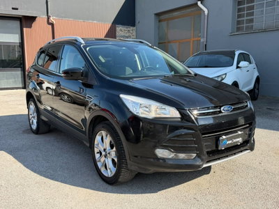 Ford Kuga 2.0 TDCI 150 CV S&S 4WD Powershift Titanium (4)