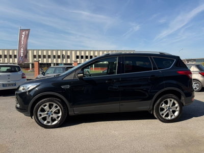 Ford Kuga 2.0 TDCI 150 CV S&S 4WD Powershift Titanium (9)