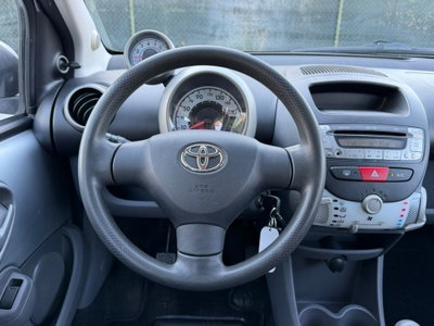 Toyota Aygo 1.0 12V VVT-i 5 porte (13)