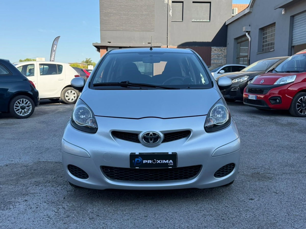 Toyota Aygo 1.0 12V VVT-i 5 porte (3)