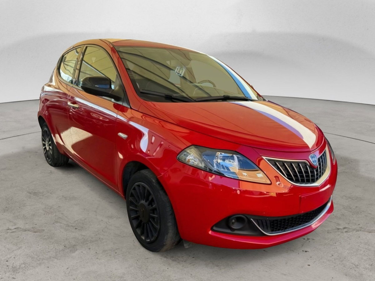 Lancia Ypsilon 1.0 FireFly 5 porte S&S Hybrid Gold Plus (2)