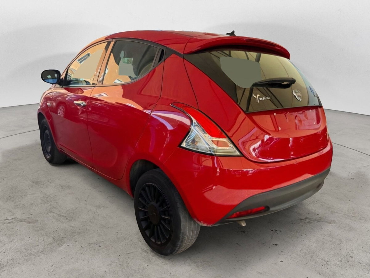 Lancia Ypsilon 1.2 69 CV 5 porte GPL Gold Plus (4)