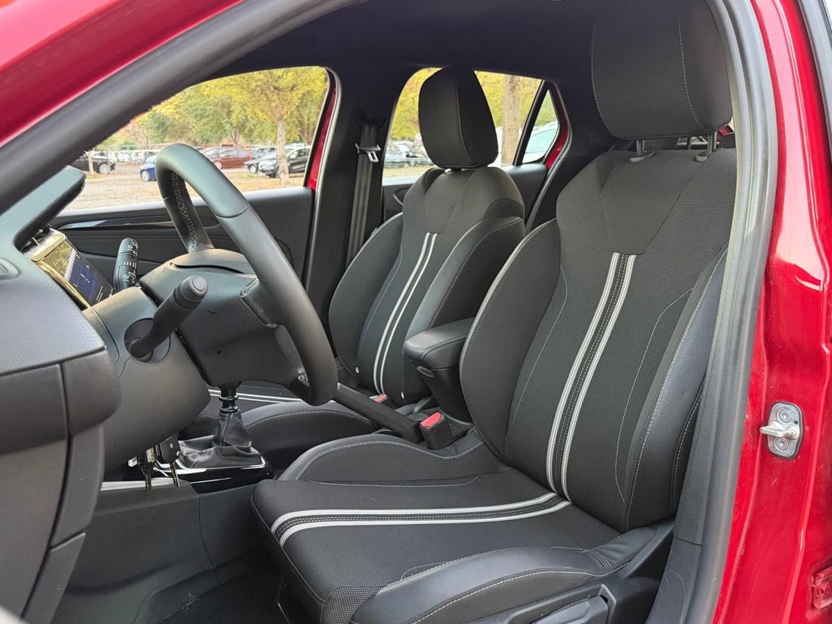 Opel Corsa 1.2 100 CV GS Line (8)