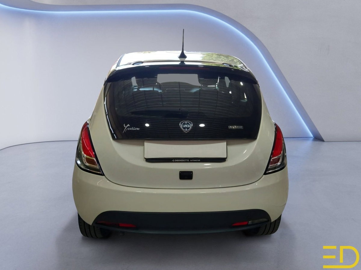 Lancia Ypsilon 1.0 FireFly 5 porte S&S Hybrid Gold Plus (4)