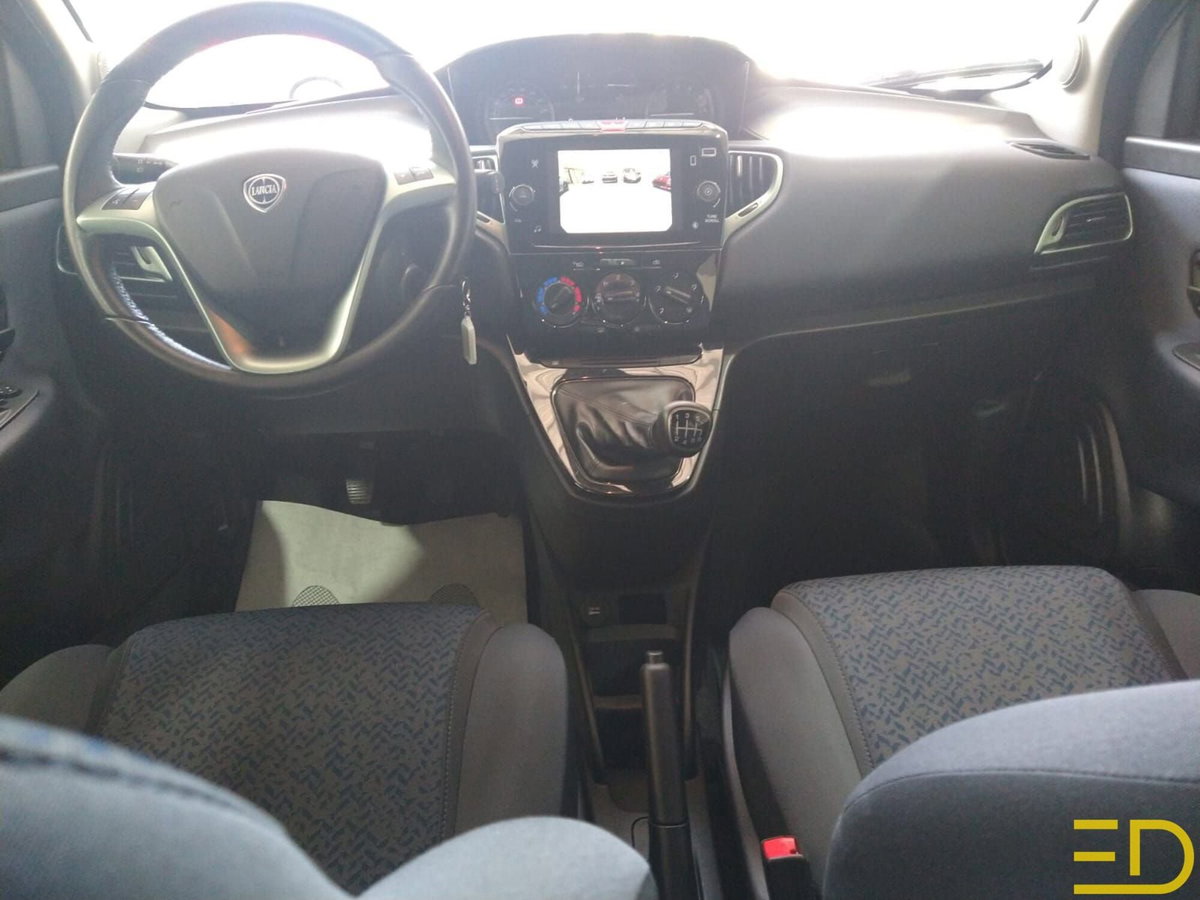 Lancia Ypsilon 1.0 FireFly 5 porte S&S Hybrid Gold Plus (6)