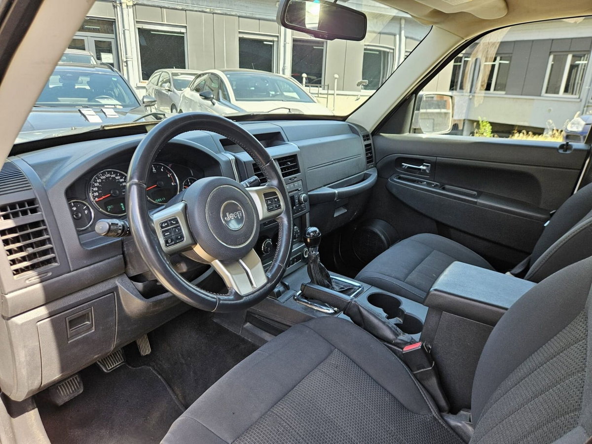 Jeep Cherokee 2.8 CRD DPF Limited (7)