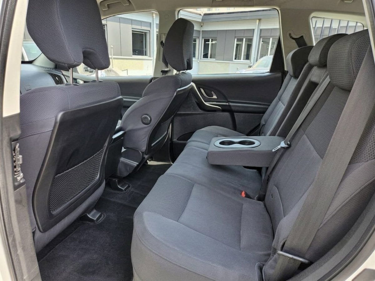 Mahindra XUV500 XUV500 2.2 16V FWD W6 (12)