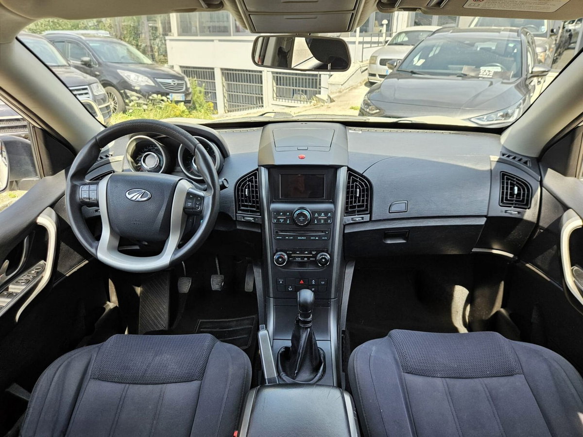 Mahindra XUV500 XUV500 2.2 16V FWD W6 (9)