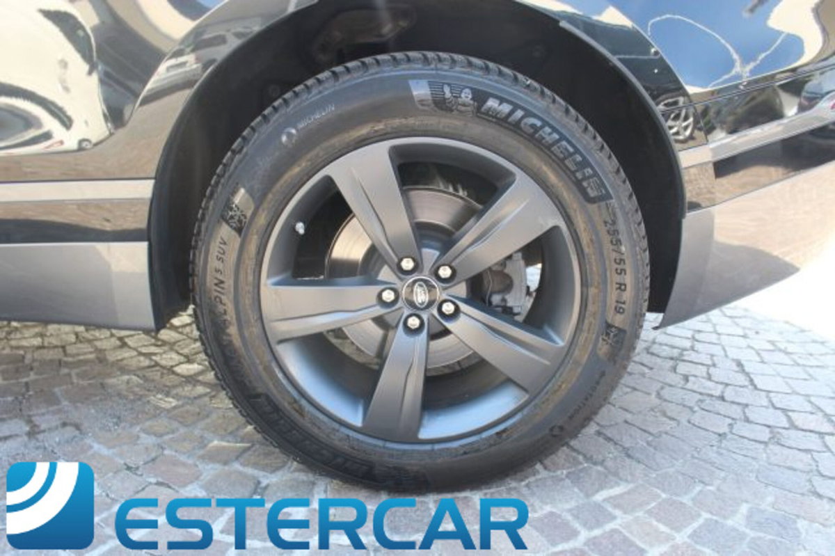Land Rover Range Rover Velar 2.0D I4 240 CV (17)
