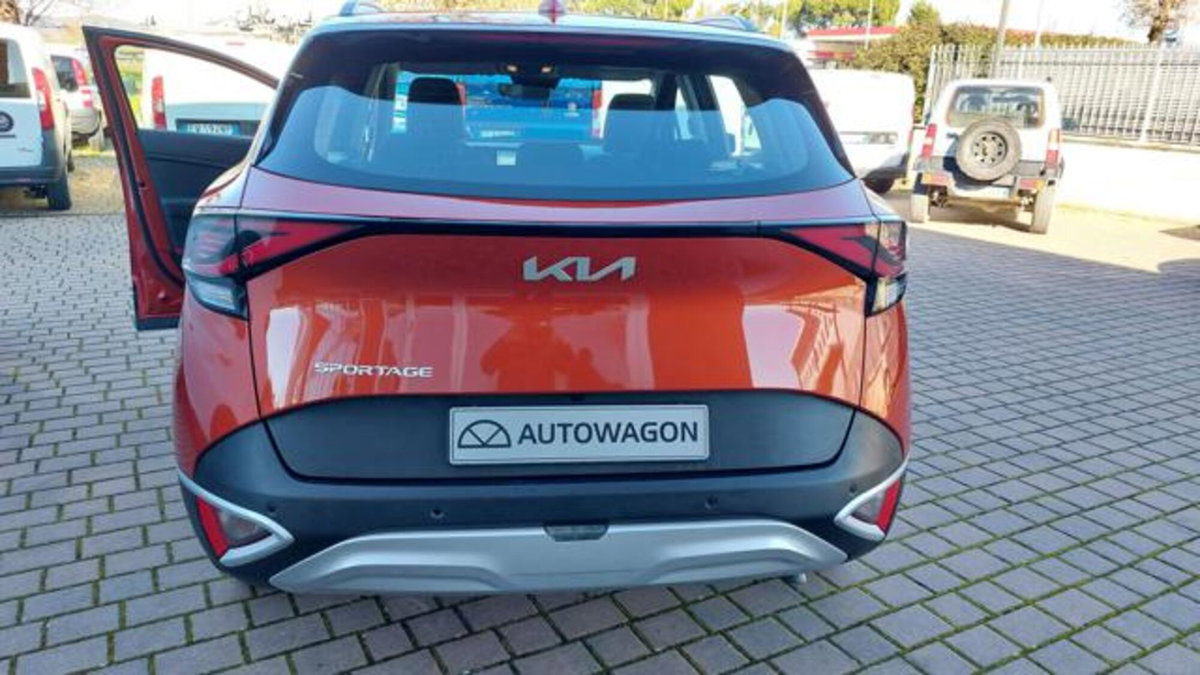 Kia Sportage 1.6 CRDI 136 CV 2WD Mild Hybrid Business Class (16)