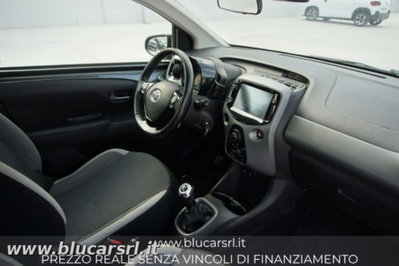 Toyota Aygo 1.0 VVT-i 72 CV 5 porte x-play (10)