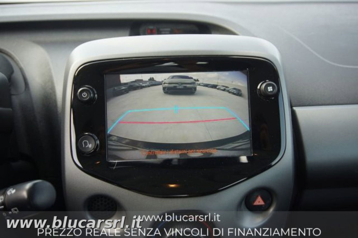 Toyota Aygo 1.0 VVT-i 72 CV 5 porte x-play (15)