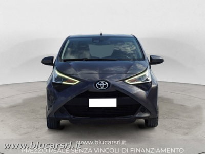 Toyota Aygo 1.0 VVT-i 72 CV 5 porte x-play (2)