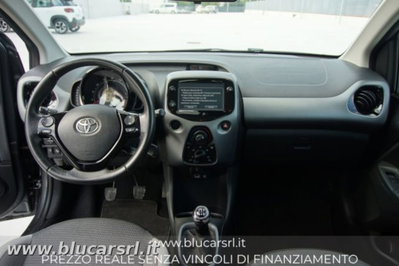 Toyota Aygo 1.0 VVT-i 72 CV 5 porte x-play (8)