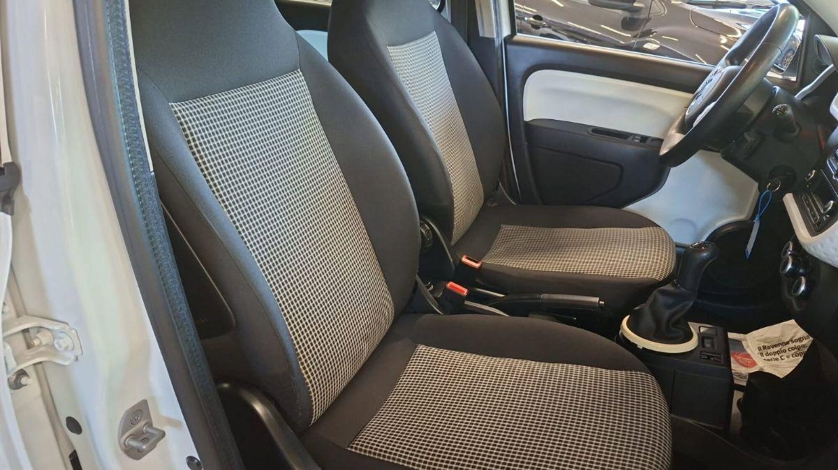 Renault Twingo 1.0 SCe Wave (7)