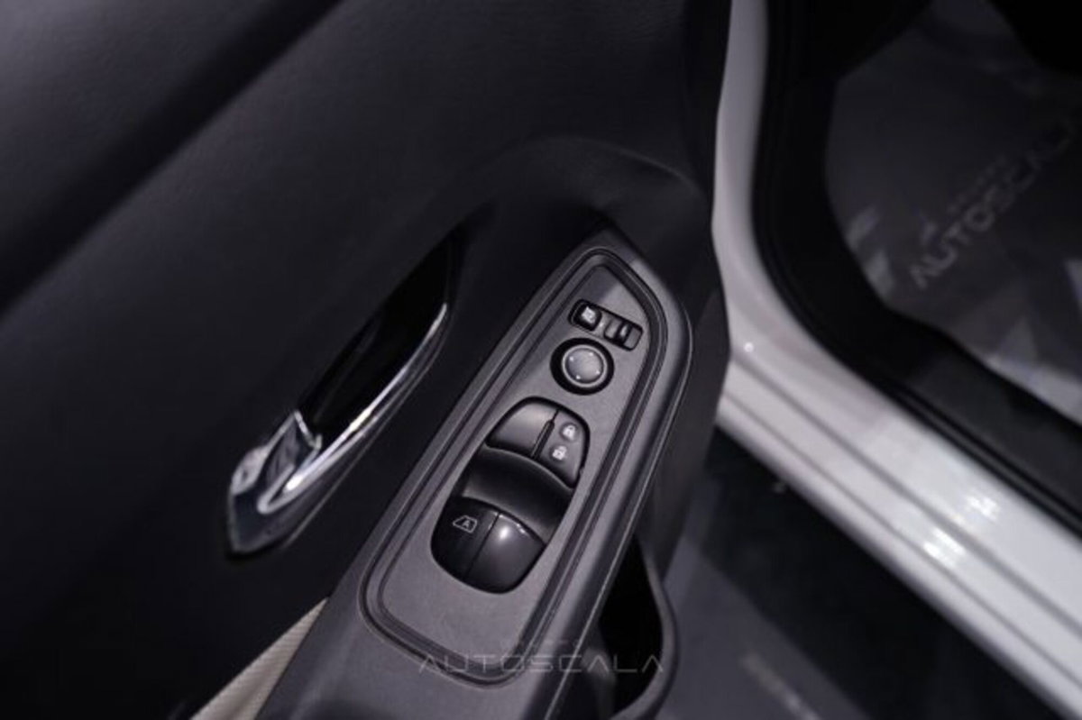 Nissan Micra dCi 90 5 porte N-Connecta (10)