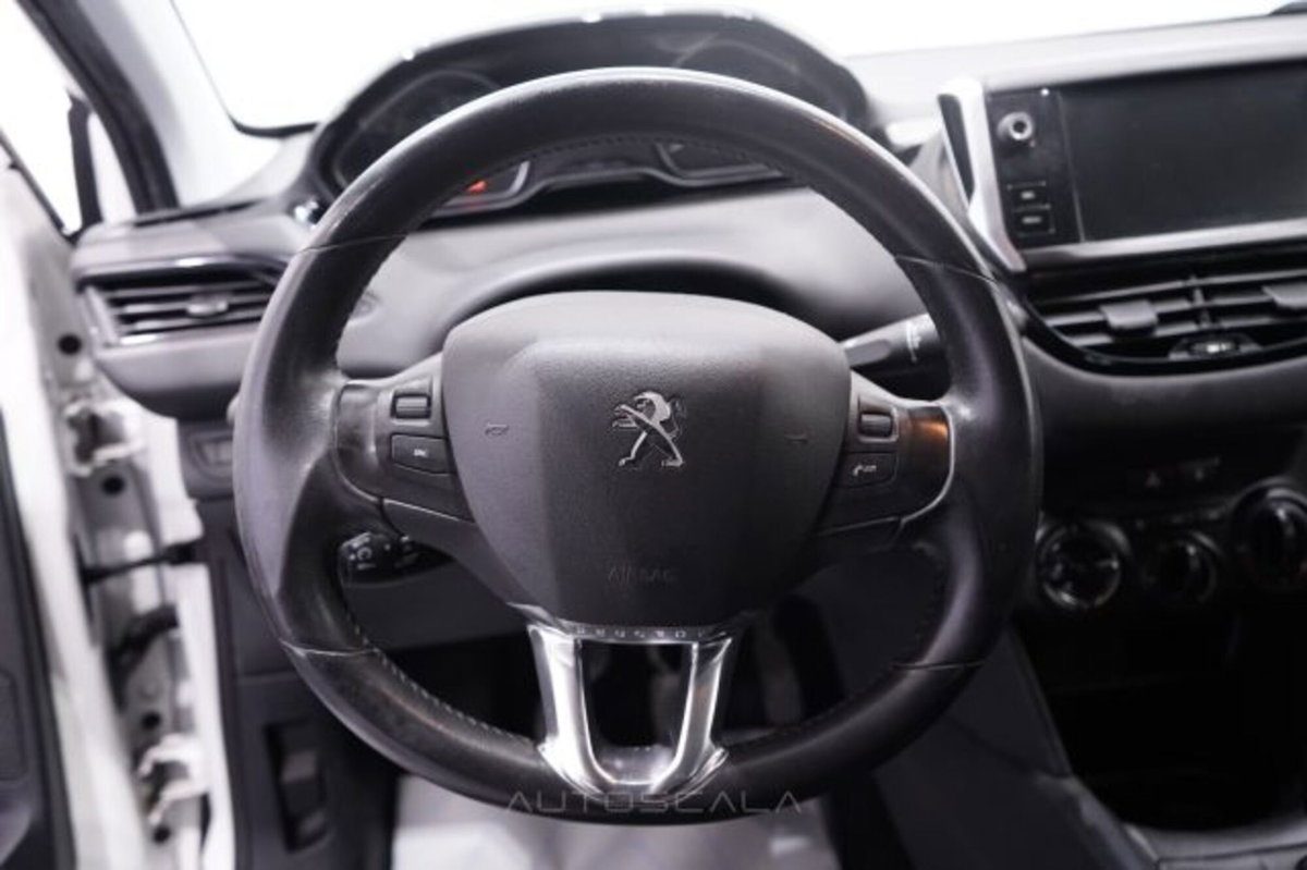 Peugeot 208 82 5 porte Access (14)