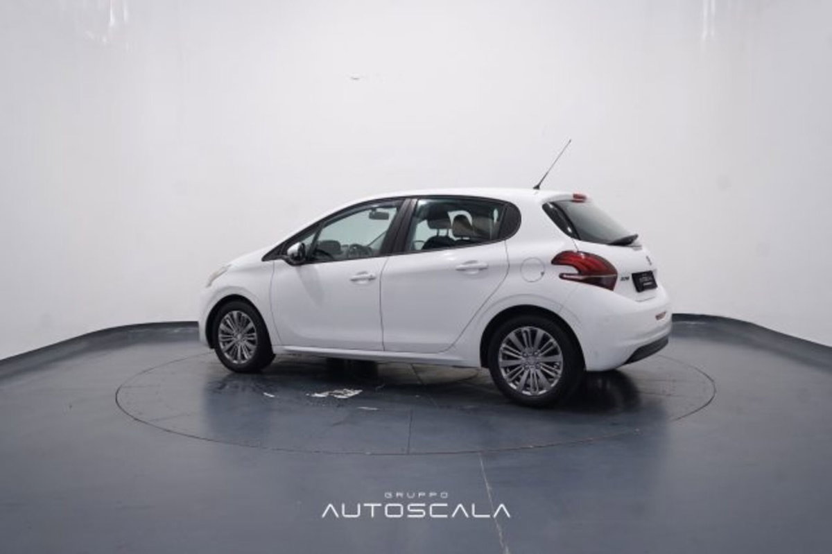 Peugeot 208 82 5 porte Access (4)