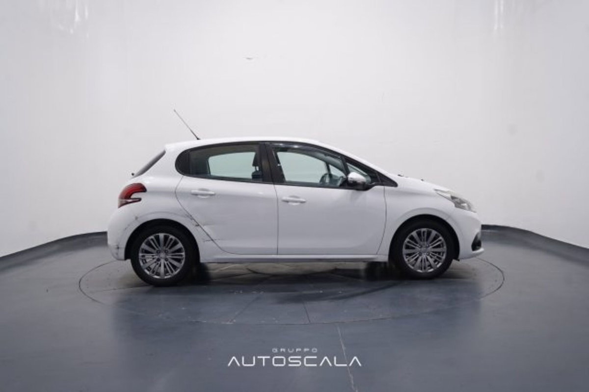 Peugeot 208 82 5 porte Access (7)