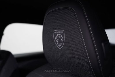 Peugeot 3008 1.2 hybrid GT 145cv e-dcs6 (13)