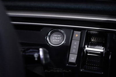 Peugeot 3008 1.2 hybrid GT 145cv e-dcs6 (19)