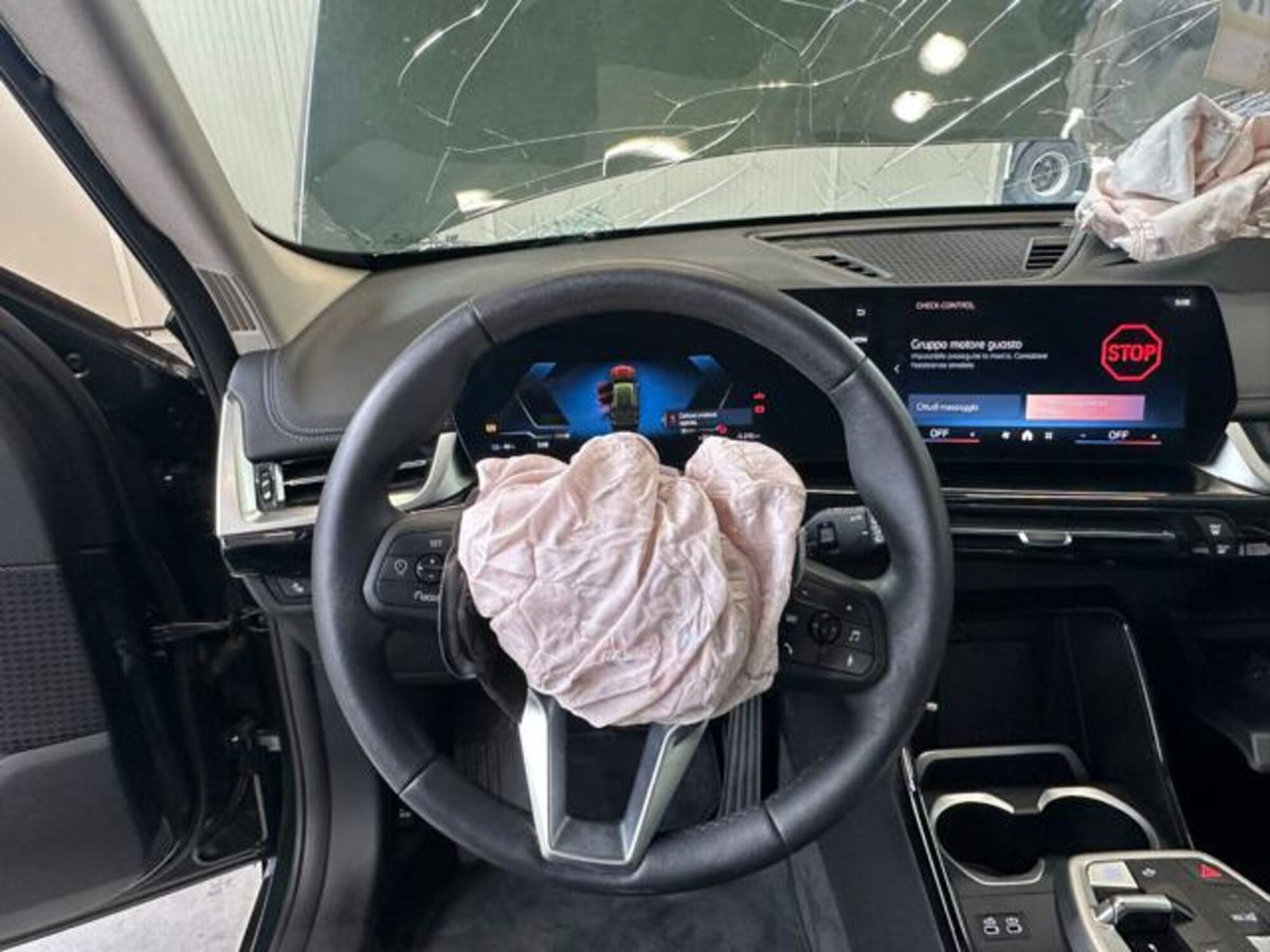 BMW iX1 edrive 20 Special Edition (15)