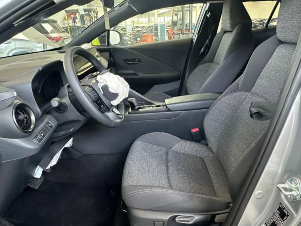 Toyota Toyota C-HR 1.8 hv Lounge fwd e-cvt (10)