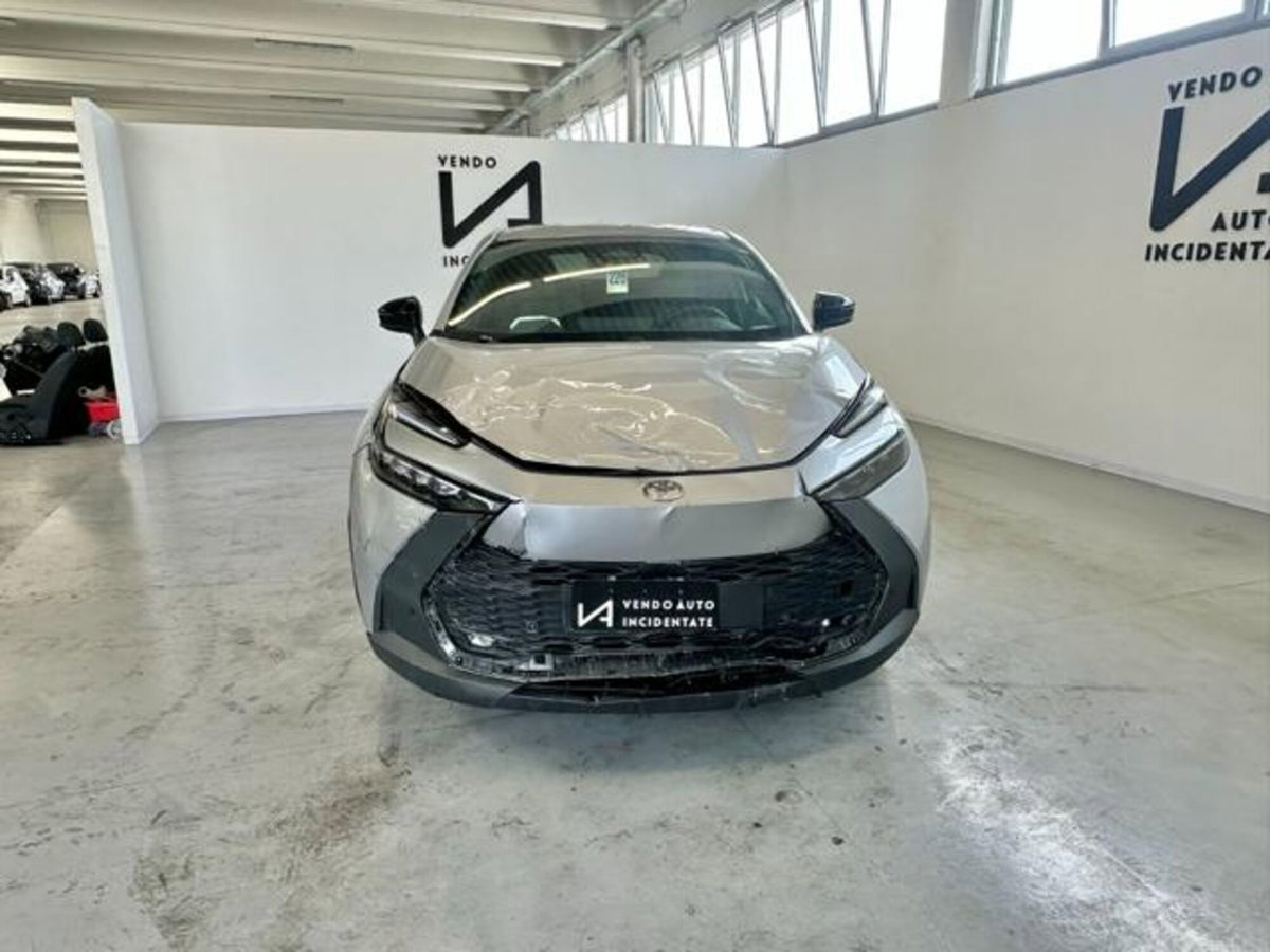 Toyota Toyota C-HR 1.8 hv Lounge fwd e-cvt (2)