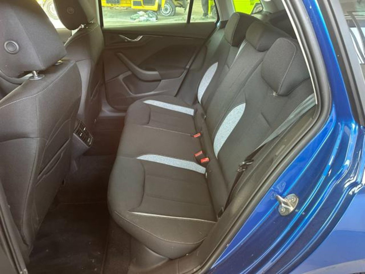 Skoda Kamiq 1.5 tsi 130 Edition 150cv dsg (12)
