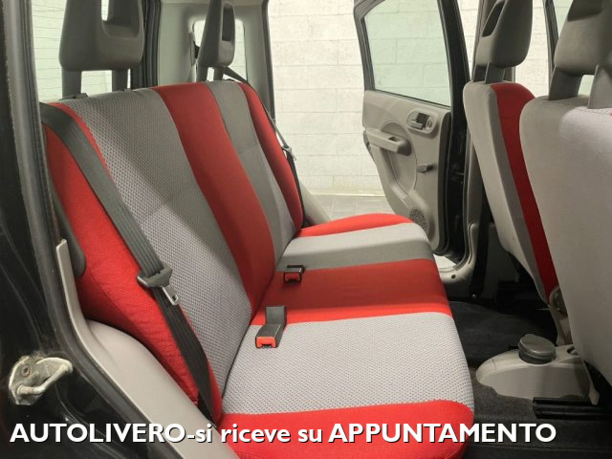 Fiat Panda 1.3 MJT 16V 4x4 (12)