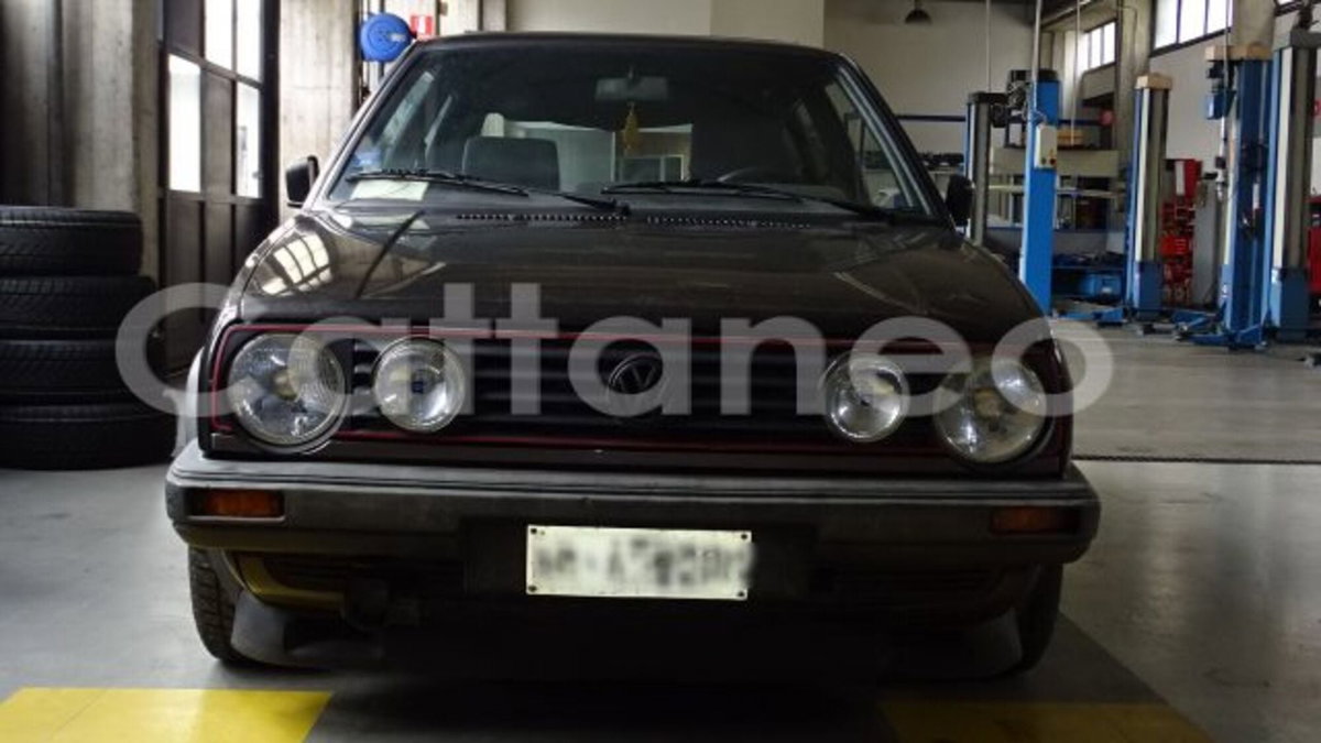 Volkswagen Golf 1800 16V 3 porte GTI Special (10)