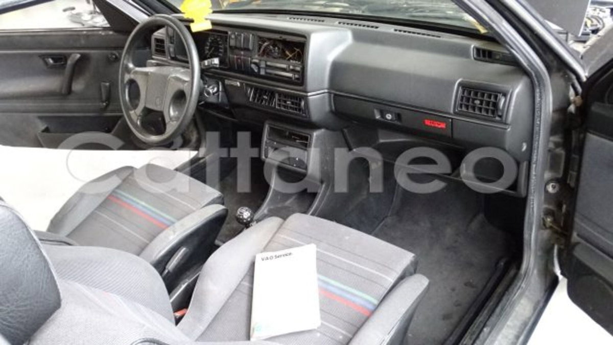 Volkswagen Golf 1800 16V 3 porte GTI Special (12)