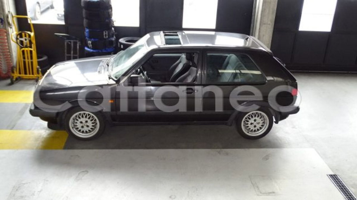 Volkswagen Golf 1800 16V 3 porte GTI Special (2)