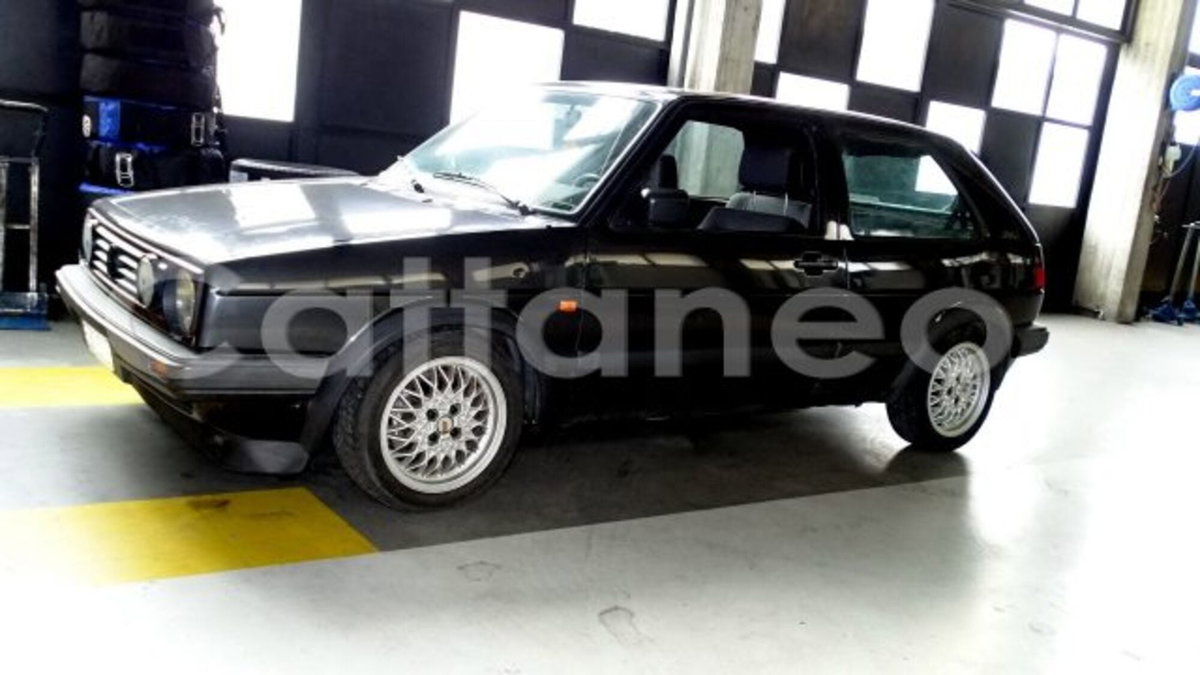 Volkswagen Golf 1800 16V 3 porte GTI Special (3)