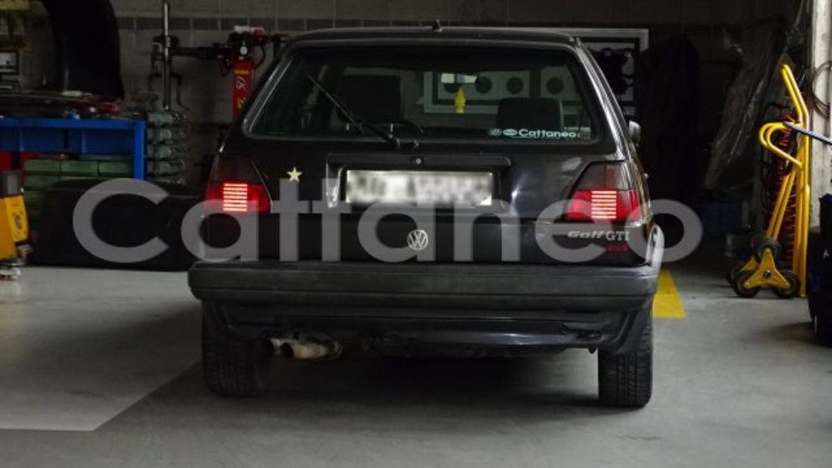 Volkswagen Golf 1800 16V 3 porte GTI Special (8)