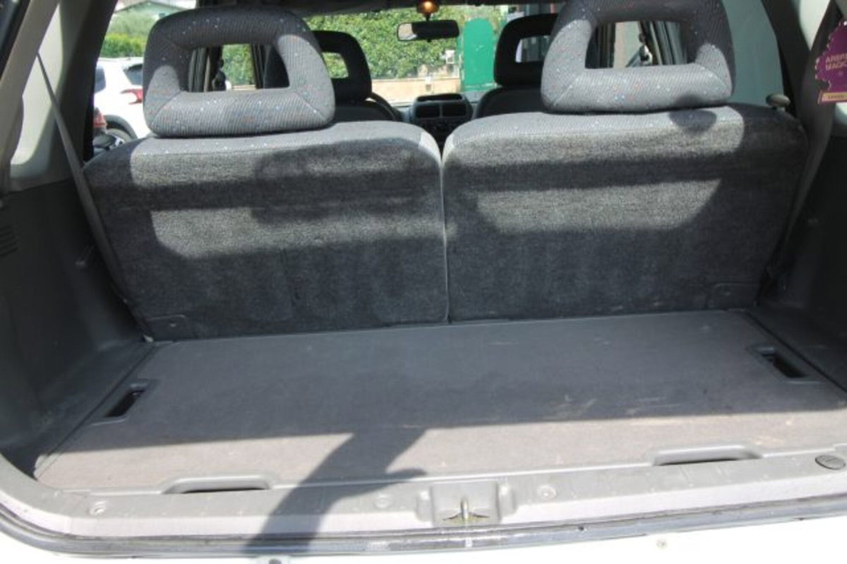 Suzuki Ignis 1.3i 16V cat 4WD GL (19)